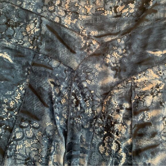 NWT New COLDWATER CREEK Gored Printed Flare Skirt White Blue Petite M PM 10 12 - Picture 2 of 4